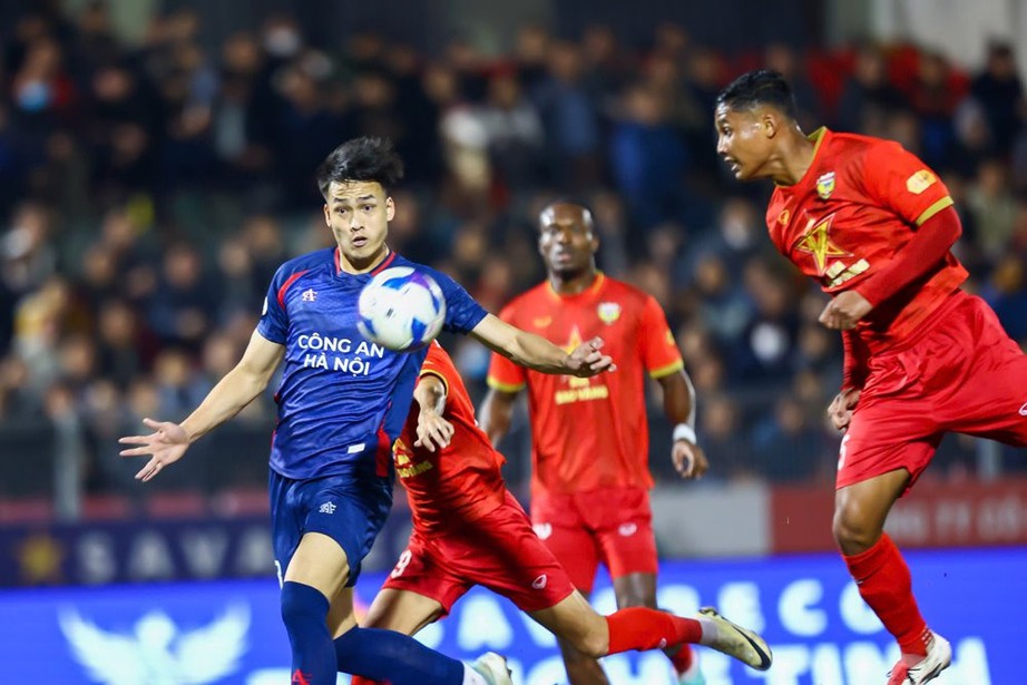 V-League 2024-2025: Nguyễn Filip mắc lỗi, CAHN su&yacute;t &ocirc;m hận tr&ecirc;n s&acirc;n H&agrave; Tĩnh - Ảnh 1.