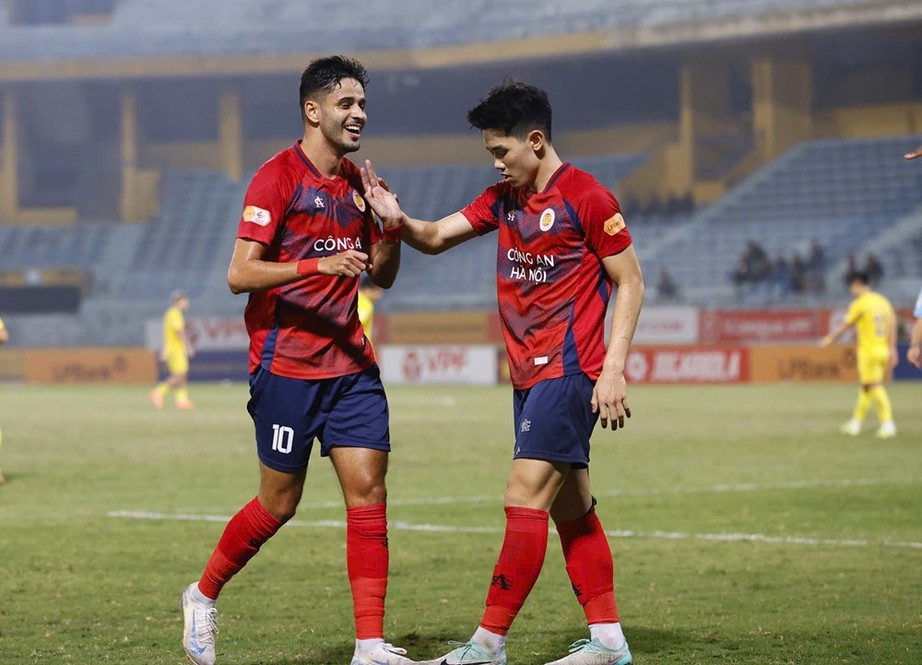 V-League: CAHN "cưa" điểm với Quảng Nam trong trận đấu c&oacute; 8 b&agrave;n thắng - Ảnh 1.