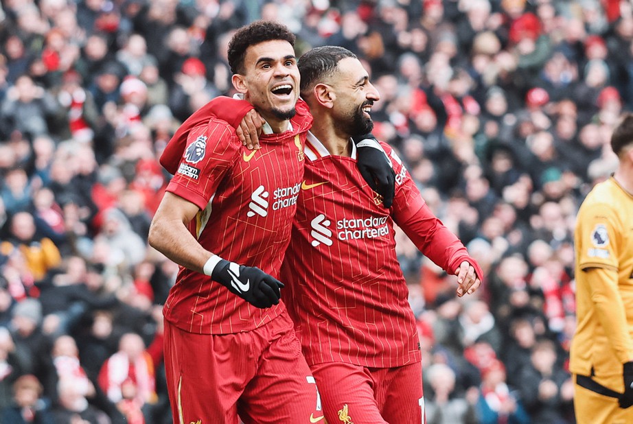 Ngoại hạng Anh: Liverpool thắng kịch t&iacute;nh Wolves, MU thua đau tr&ecirc;n s&acirc;n Tottenham - Ảnh 1.