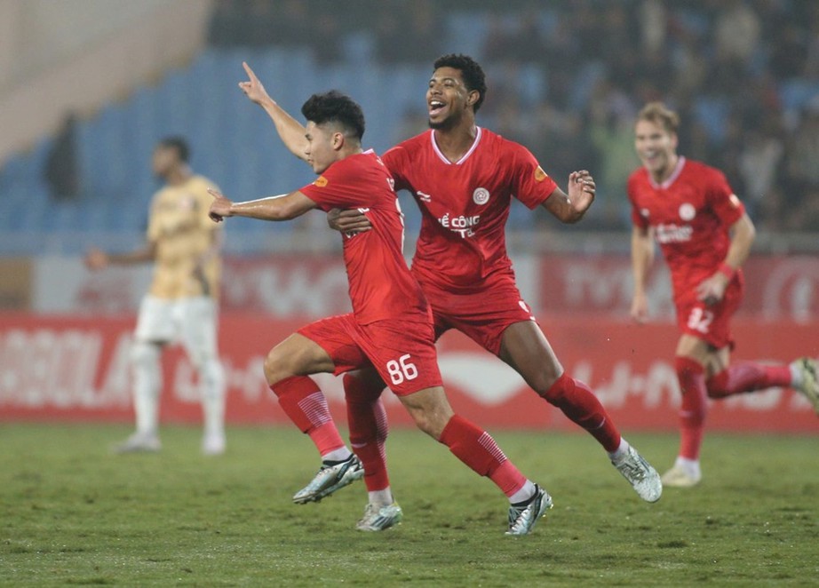 V-League 2024-2025: Thắng kịch t&iacute;nh CAHN, Thể C&ocirc;ng Viettel v&ocirc; địch lượt đi - Ảnh 1.