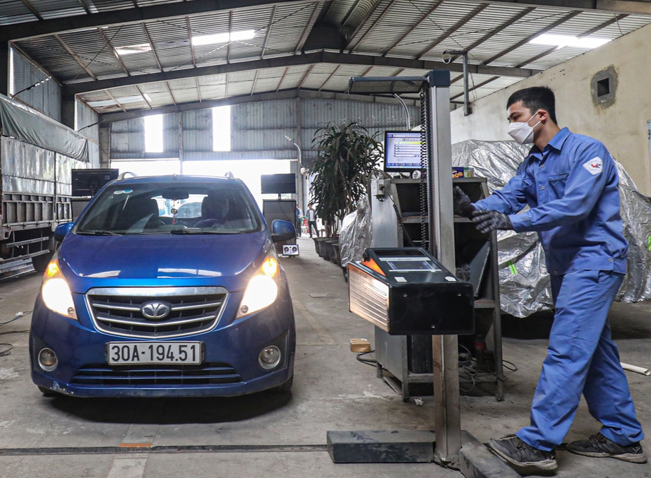 Những loại đ&egrave;n tr&ecirc;n &ocirc; t&ocirc; bắt buộc phải lắp theo cặp- Ảnh 1.