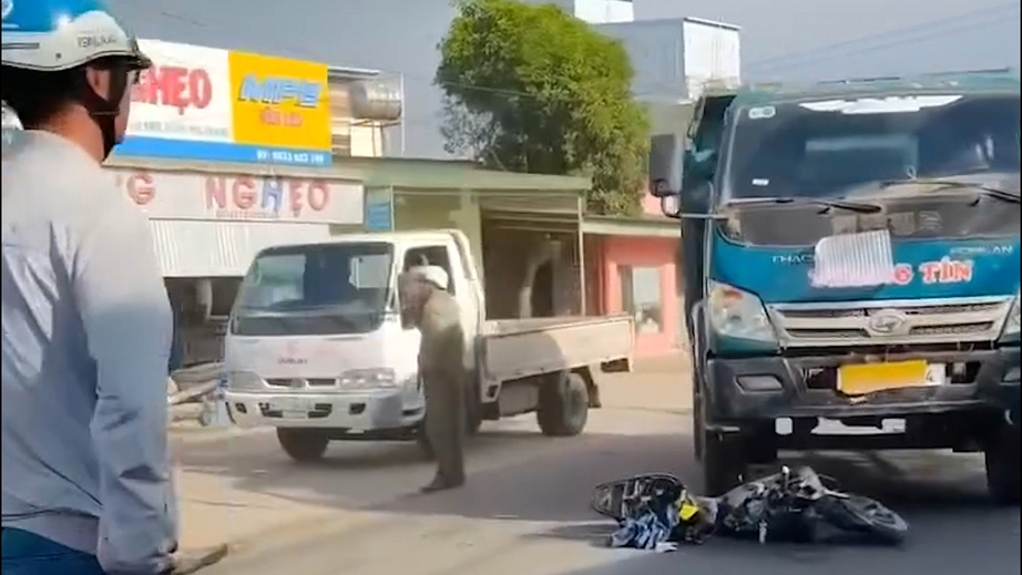 Xe đạp điện t&ocirc;ng xe tải, một học sinh tử vong thương t&acirc;m- Ảnh 1.