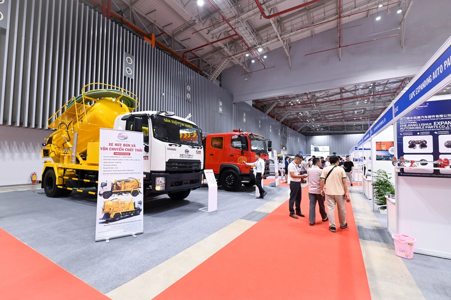 Lần đầu triển l&atilde;m m&aacute;y x&acirc;y dựng, xe chuy&ecirc;n dụng, c&ocirc;ng nghệ v&agrave; hạ tầng giao th&ocirc;ng vận tải- Ảnh 1.