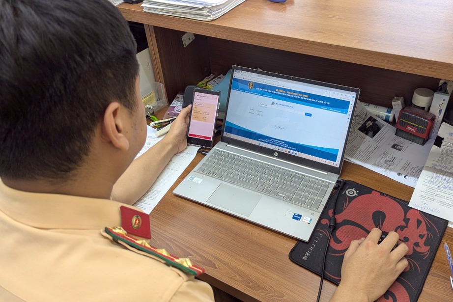 Cục CSGT thông tin lộ trình cấp, đổi bằng lái xe cho người dân- Ảnh 2. Cục CSGT thông tin lộ trình cấp, đổi bằng lái xe cho người dân- Ảnh 2.