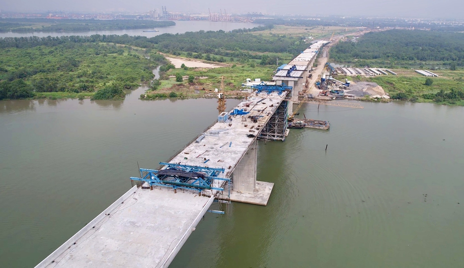 Đua tiến độ l&agrave;m cao tốc, s&acirc;n bay- Ảnh 2.