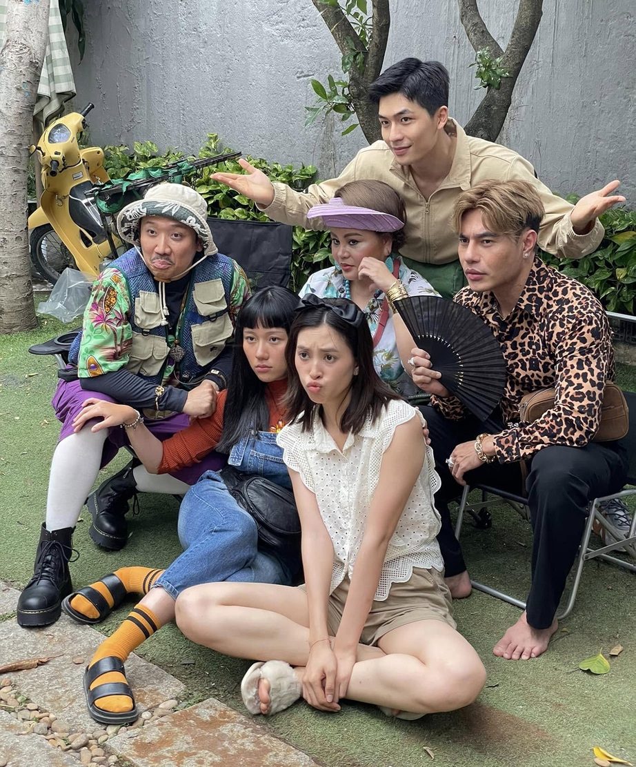 Hoa hậu Tiểu Vy: T&ocirc;i sẽ c&acirc;n nhắc nếu phải đ&oacute;ng cảnh n&oacute;ng- Ảnh 1.