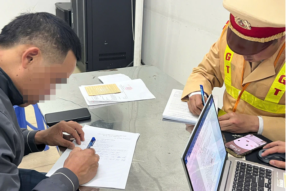 Tài xế vi phạm giao thông có thể được nộp phạt qua VNeTraffic, không cần đến trụ sở CSGT- Ảnh 1.