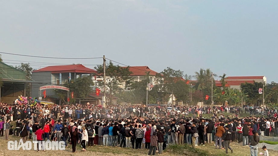 Độc đ&aacute;o lễ hội cướp phết B&agrave;n Giản 2025- Ảnh 7.