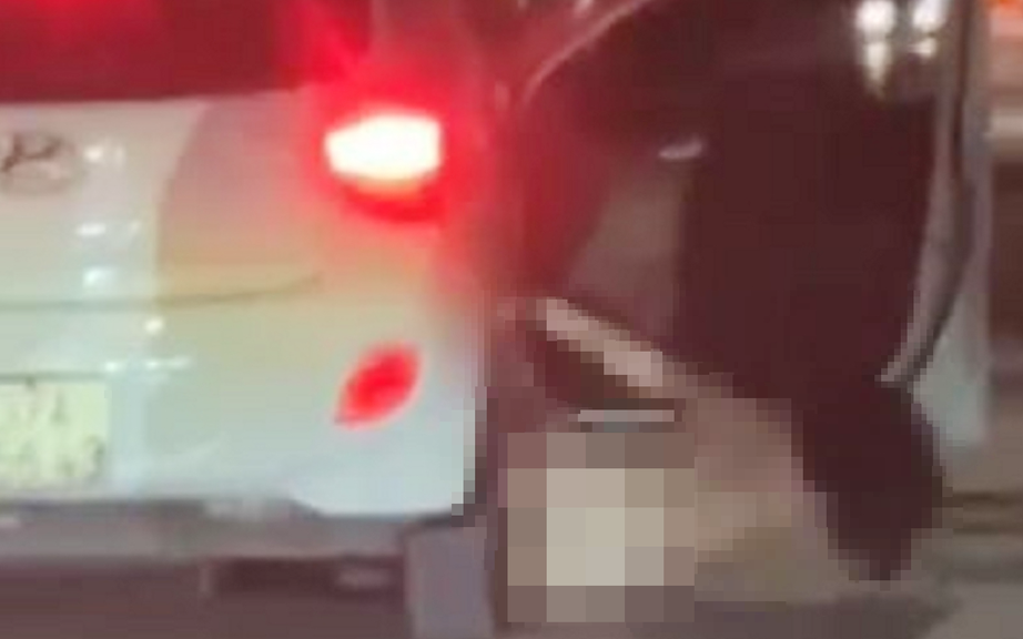 C&ocirc;ng an v&agrave;o cuộc vụ c&ocirc; g&aacute;i rơi khỏi &ocirc; t&ocirc; khi đang chạy tr&ecirc;n đường- Ảnh 1.