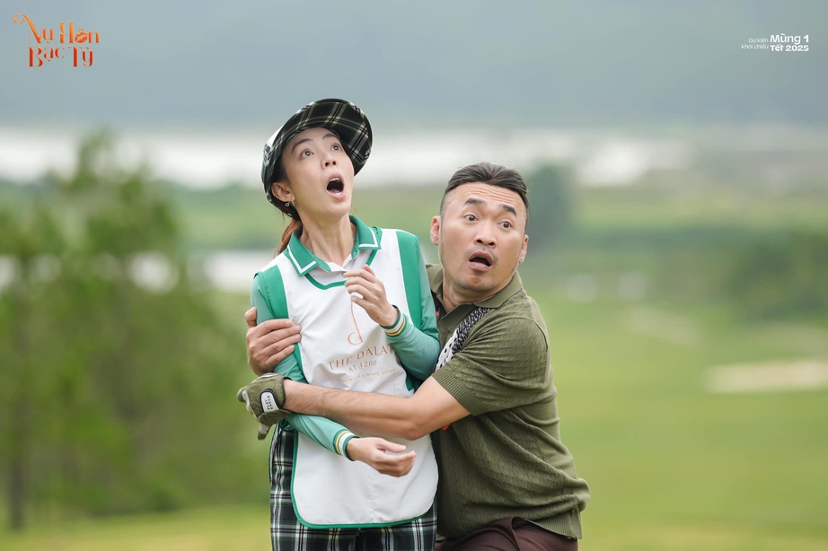 "Nụ h&ocirc;n bạc tỷ" của Thu Trang c&oacute; g&igrave; hấp dẫn m&agrave; vượt mặt "Bộ tứ b&aacute;o thủ" của Trấn Th&agrave;nh?- Ảnh 4.