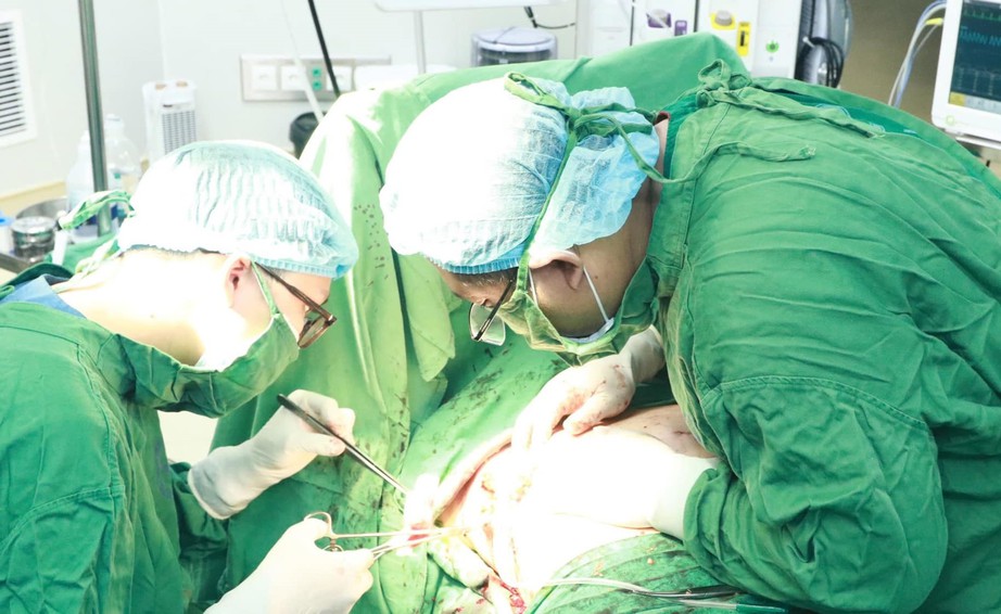 Chủ quan với vết máu nhỏ, một phụ nữ mắc ung thư vú hiếm gặp- Ảnh 1. Chủ quan với vết máu nhỏ, một phụ nữ mắc ung thư vú hiếm gặp- Ảnh 1.