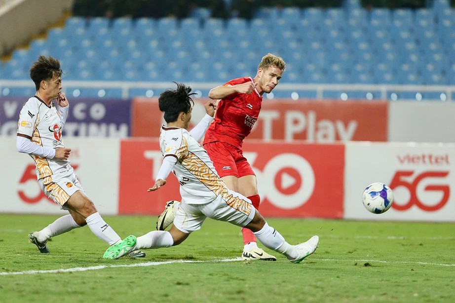 V-League: HAGL gục ng&atilde; tr&ecirc;n s&acirc;n Thể C&ocirc;ng Viettel, B&igrave;nh Định thua ngược Đ&agrave; Nẵng - Ảnh 1.