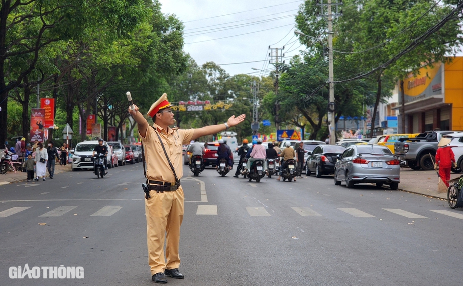 Buôn Ma Thuột cấm nhiều tuyến đường phục vụ Lễ hội cà phê- Ảnh 2. Buôn Ma Thuột cấm nhiều tuyến đường phục vụ Lễ hội cà phê- Ảnh 2.