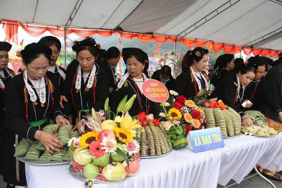 Độc đ&aacute;o trải nghiệm thi g&oacute;i b&aacute;nh chưng g&ugrave; tại Lễ hội T&acirc;y Thi&ecirc;n- Ảnh 1.