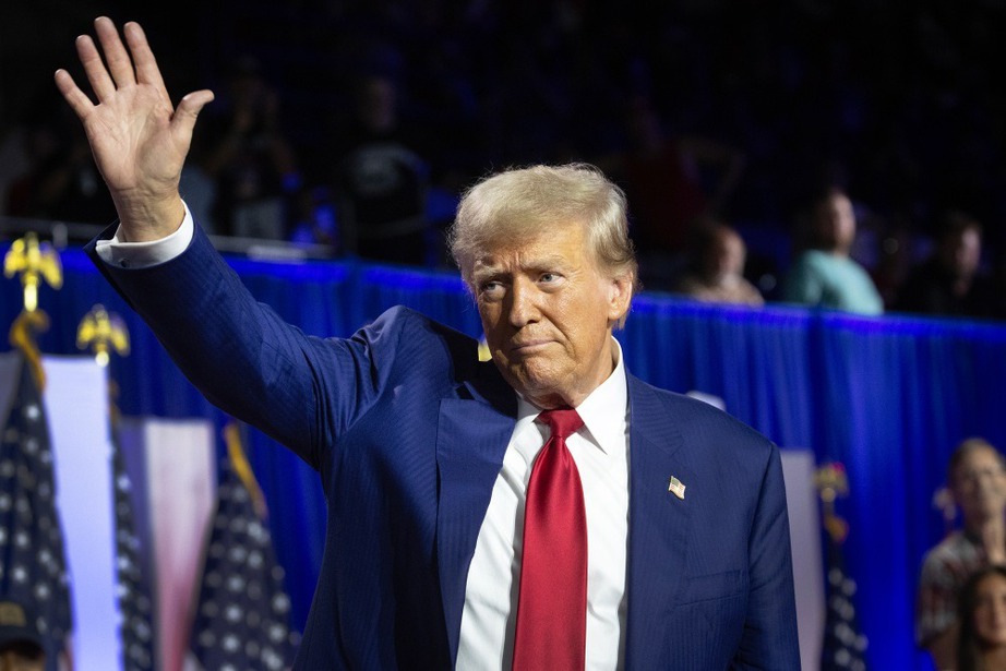Cựu Tổng thống Mỹ Donald Trump dọa sẽ &aacute;p thuế 200% xe nhập khẩu từ Mexico- Ảnh 1.