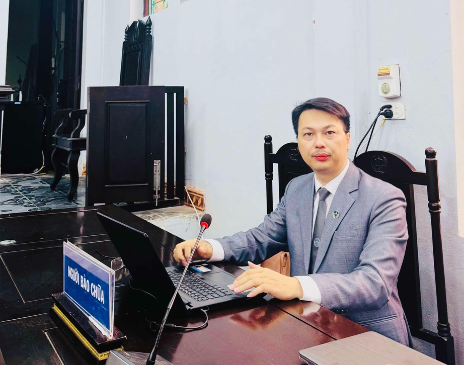 Hằng Du Mục, Quang Linh Vlogs "l&aacute;ch luật" tổ chức họp b&aacute;o c&oacute; vi phạm ph&aacute;p luật?- Ảnh 2.