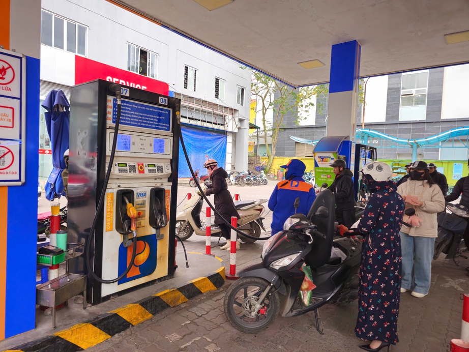 Bỏ quy định về Tổ li&ecirc;n ng&agrave;nh điều h&agrave;nh gi&aacute; xăng dầu- Ảnh 1.