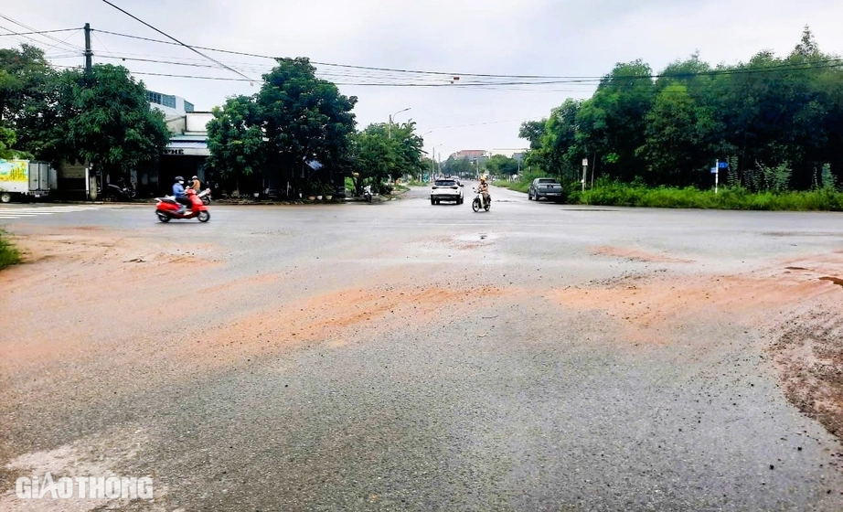 Gần 8 tỷ đồng xử l&yacute;, khắc phục 7 điểm đen tai nạn giao th&ocirc;ng tại Quảng Trị- Ảnh 1.
