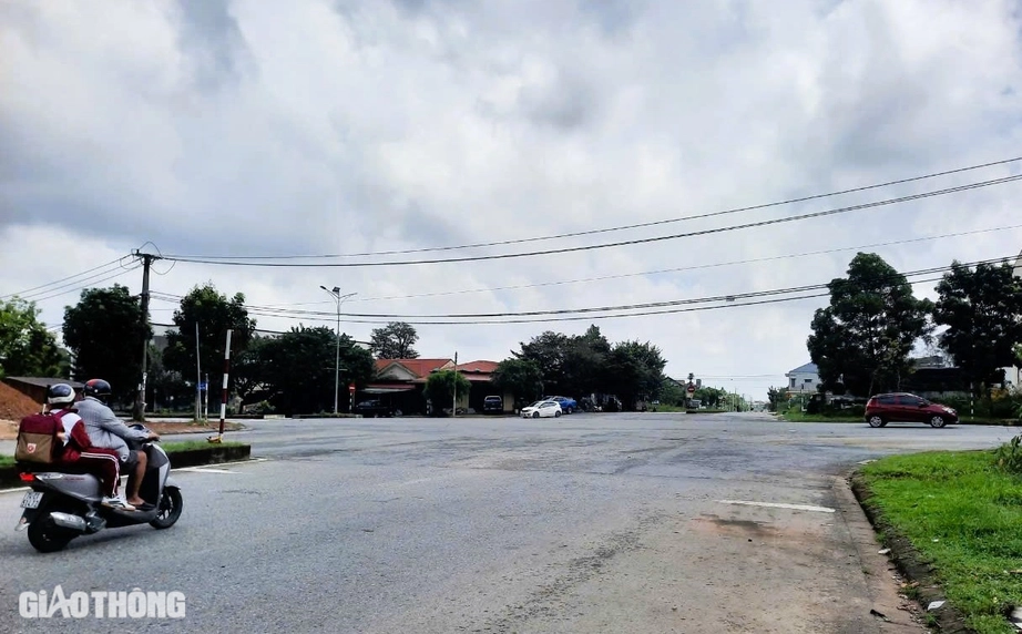 Gần 8 tỷ đồng xử l&yacute;, khắc phục 7 điểm đen tai nạn giao th&ocirc;ng tại Quảng Trị- Ảnh 2.