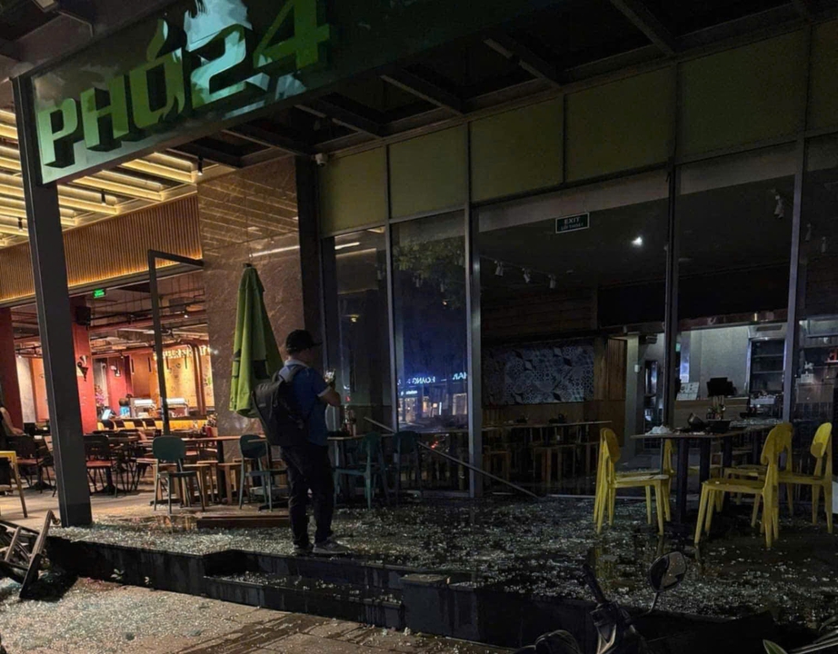 TP.HCM: Qu&aacute;n phở ph&aacute;t nổ nghi r&ograve; rỉ kh&iacute; gas- Ảnh 1.