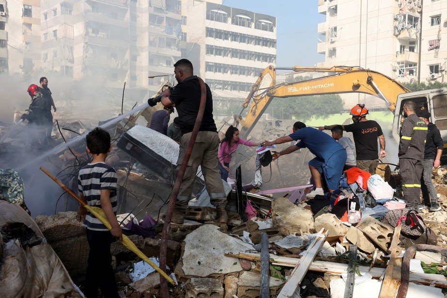 Israel không kích phía Nam thủ đô Lebanon, ra cảnh báo đanh thép- Ảnh 2. Israel không kích phía Nam thủ đô Lebanon, ra cảnh báo đanh thép- Ảnh 2.