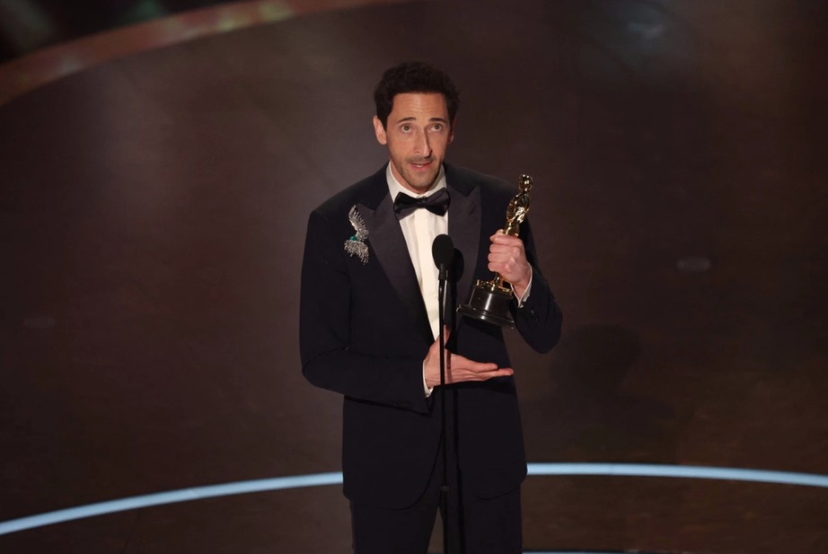 Kết quả Lễ trao giải Oscar 2025: Phim về vũ nữ tho&aacute;t y "Anora" thắng 5 giải li&ecirc;n tiếp- Ảnh 4.