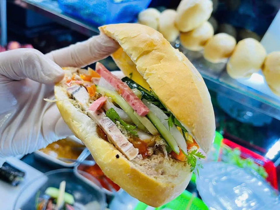 Yêu cầu truy xuất thực phẩm nghi gây ngộ độc khiến 37 người nhập viện tại TP.HCM- Ảnh 1. Yêu cầu truy xuất thực phẩm nghi gây ngộ độc khiến 37 người nhập viện tại TP.HCM- Ảnh 1.