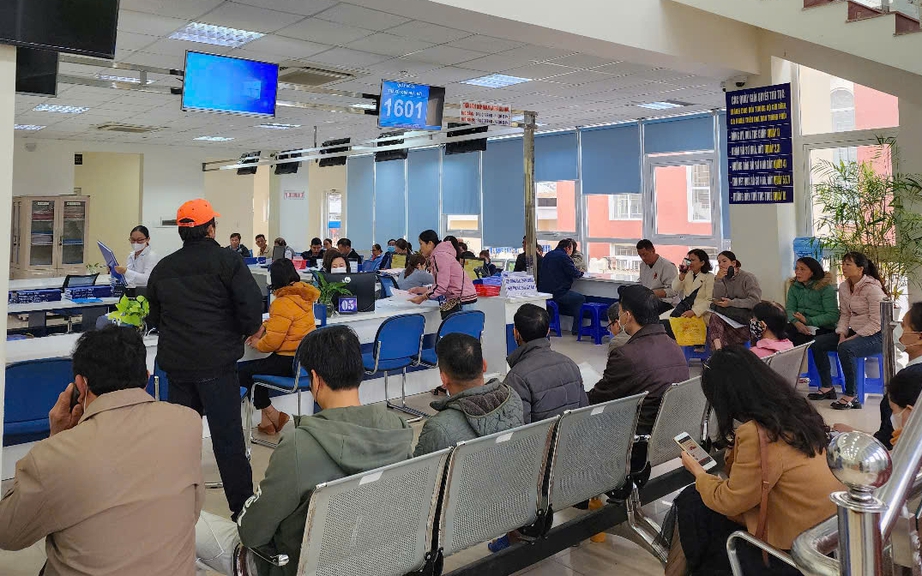 Quảng Ng&atilde;i: Y&ecirc;u cầu Sở T&agrave;i ch&iacute;nh thay thế người thiếu năng lực ở trung t&acirc;m h&agrave;nh ch&iacute;nh c&ocirc;ng- Ảnh 1.