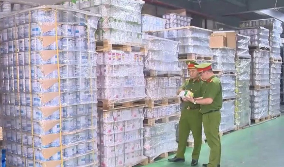 Bộ Y tế y&ecirc;u cầu r&agrave; so&aacute;t việc c&ocirc;ng bố sản phẩm của đường d&acirc;y sản xuất sữa giả - Ảnh 1.