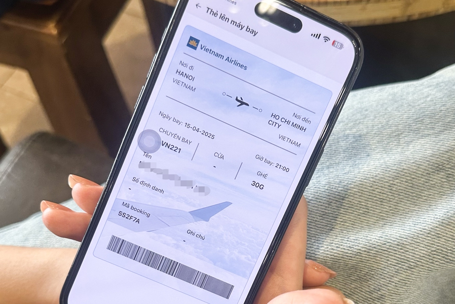 Kh&aacute;ch l&agrave;m thủ tục, qua cửa an ninh, l&ecirc;n t&agrave;u bay &ldquo;kh&ocirc;ng chạm&rdquo; tại Nội B&agrave;i, T&acirc;n Sơn Nhất- Ảnh 2.