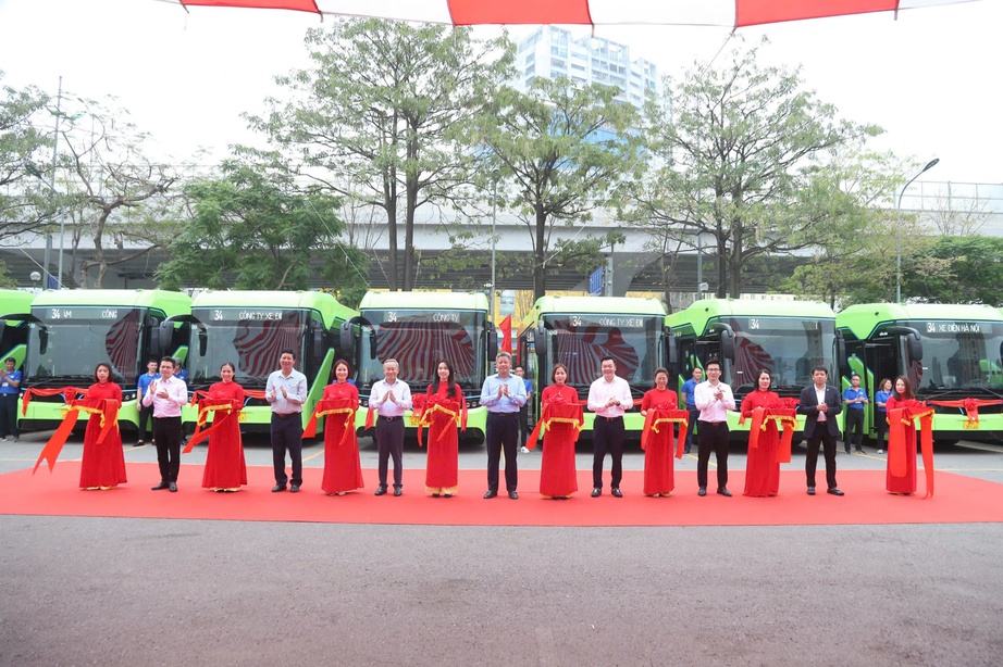 H&agrave; Nội khai trương tuyến bu&yacute;t điện nối Bến xe Mỹ Đ&igrave;nh - Gia L&acirc;m- Ảnh 1.
