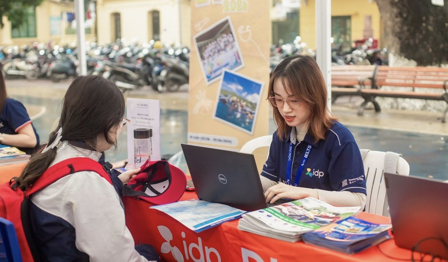Gần 1 triệu th&iacute; sinh đ&atilde; thử đăng k&yacute; thi tốt nghiệp THPT năm 2025- Ảnh 1.