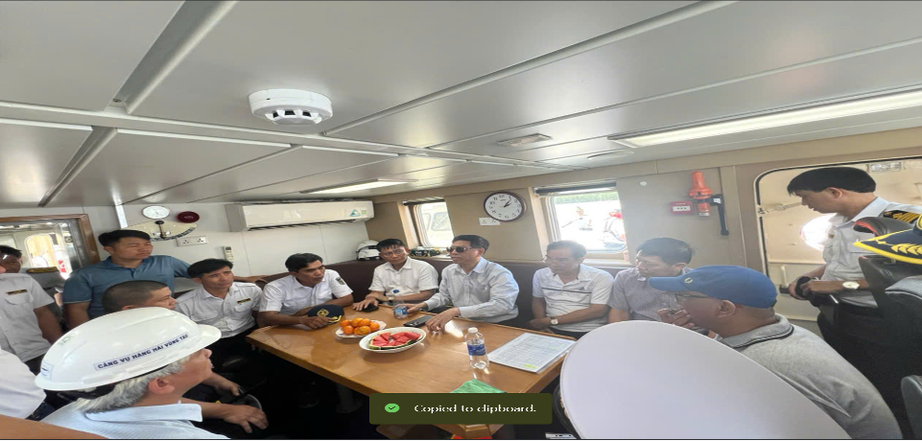 Thứ trưởng Nguyễn Xu&acirc;n Sang trực tiếp chỉ đạo xử l&yacute; vụ hai t&agrave;u va chạm ở Cần Giờ- Ảnh 1.