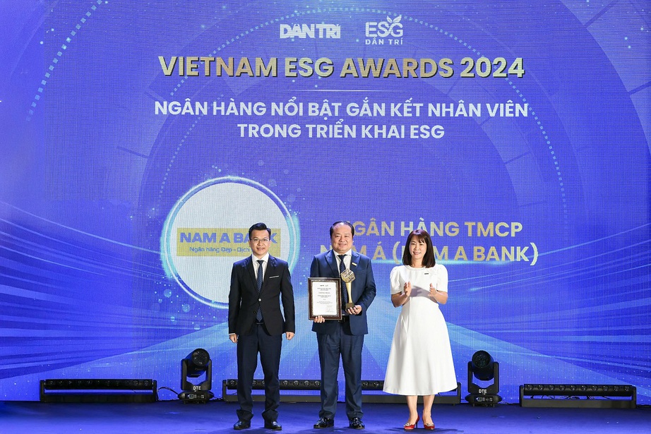 Nam A Bank nhận giải thưởng Vietnam ESG Awards- Ảnh 1.