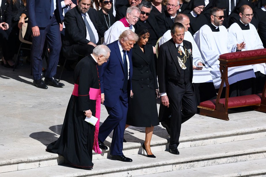 Toàn cảnh tang lễ Giáo hoàng Francis tại Vatican qua ảnh- Ảnh 2.