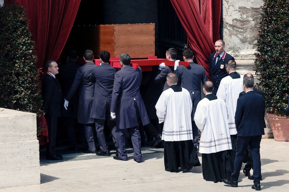 Toàn cảnh tang lễ Giáo hoàng Francis tại Vatican qua ảnh- Ảnh 9.
