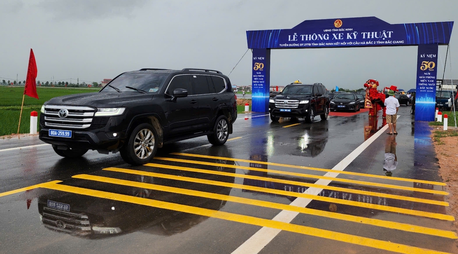 Cầu trăm tỷ th&ocirc;ng xe nối Bắc Ninh - Bắc Giang, người d&acirc;n tho&aacute;t cảnh qua s&ocirc;ng lụy đ&ograve;- Ảnh 3.