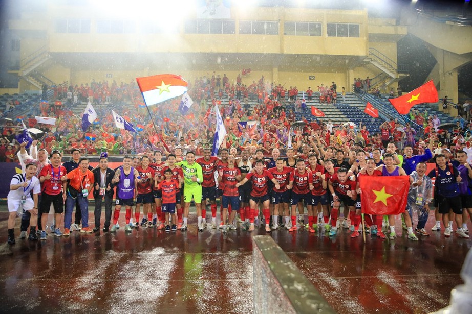 V&agrave;o chung kết C&uacute;p C1 Đ&ocirc;ng Nam &Aacute;, Quang Hải c&ugrave;ng đồng đội được thưởng đậm- Ảnh 1.