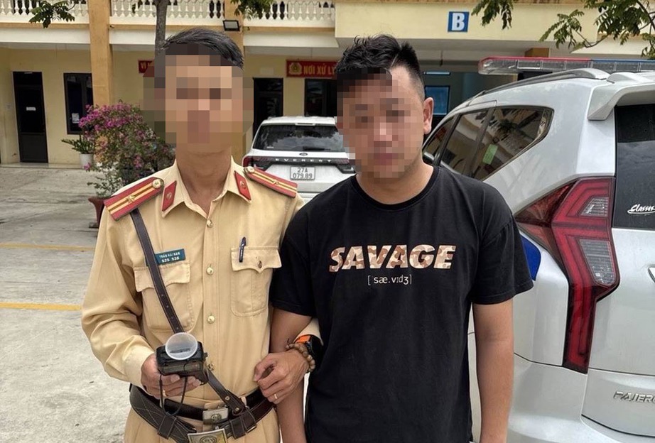 Điện Bi&ecirc;n: Hai &ocirc; t&ocirc; va chạm, một người tử vong, một t&agrave;i xế c&oacute; nồng độ cồn kịch khung- Ảnh 2.