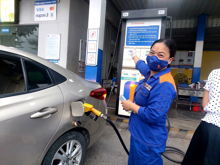 Đau đầu b&agrave;i to&aacute;n dự trữ xăng dầu, Bộ C&ocirc;ng thương tr&igrave;nh phương &aacute;n mới- Ảnh 2.