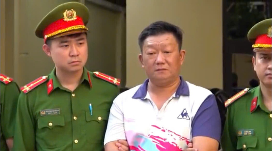 Khởi tố, bắt giam th&ecirc;m 34 đối tượng trong vụ bu&ocirc;n lậu xăng dầu tại Saigon Transco- Ảnh 1.