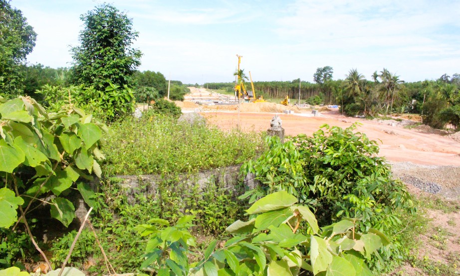 Toàn cảnh công trình đường trăm tỷ đồng ở Quảng Trị sau hơn 2 tháng thay nhà thầu- Ảnh 10. Toàn cảnh công trình đường trăm tỷ đồng ở Quảng Trị sau hơn 2 tháng thay nhà thầu- Ảnh 10.