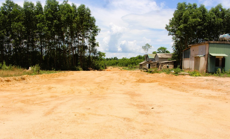 Toàn cảnh công trình đường trăm tỷ đồng ở Quảng Trị sau hơn 2 tháng thay nhà thầu- Ảnh 11. Toàn cảnh công trình đường trăm tỷ đồng ở Quảng Trị sau hơn 2 tháng thay nhà thầu- Ảnh 11.