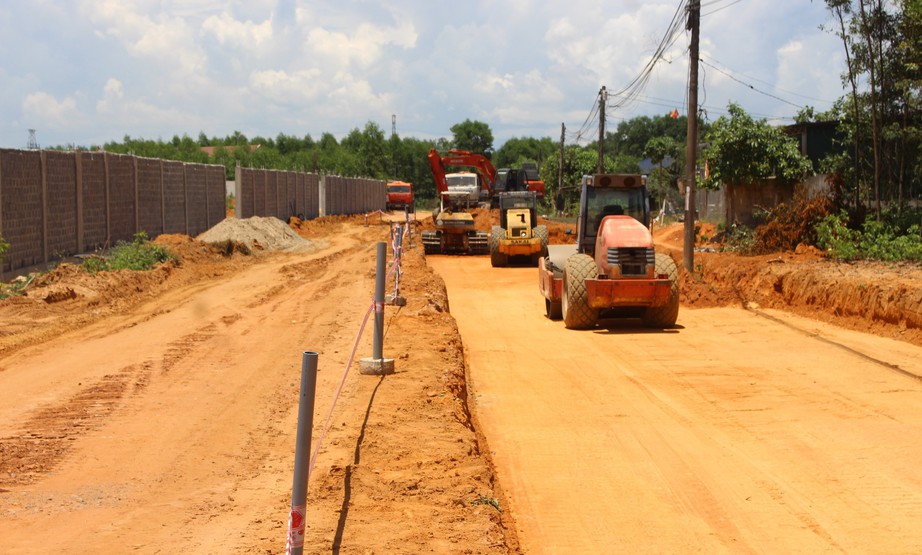 Toàn cảnh công trình đường trăm tỷ đồng ở Quảng Trị sau hơn 2 tháng thay nhà thầu- Ảnh 9. Toàn cảnh công trình đường trăm tỷ đồng ở Quảng Trị sau hơn 2 tháng thay nhà thầu- Ảnh 9.