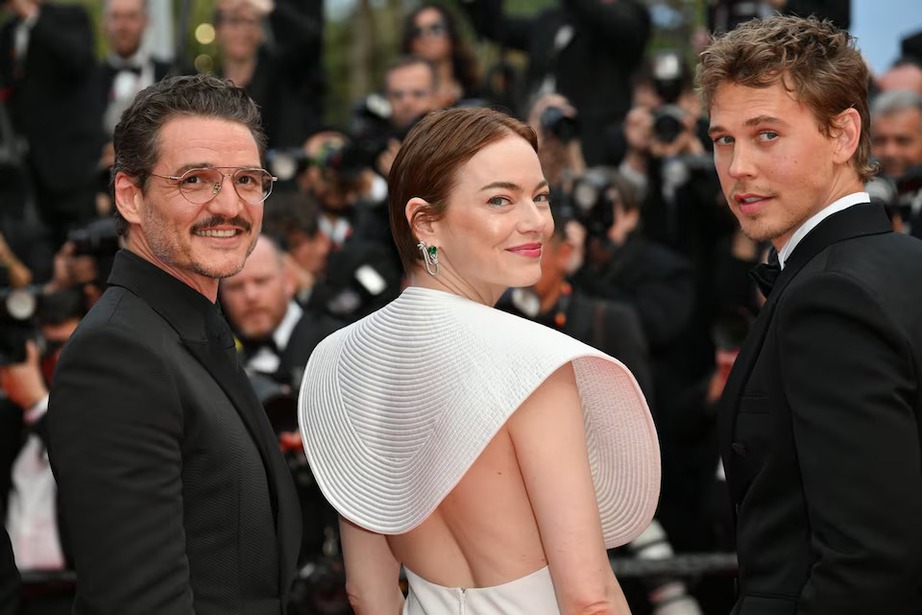 Nữ diễn vi&ecirc;n Emma Stone bị ong tấn c&ocirc;ng tr&ecirc;n thảm đỏ Li&ecirc;n hoan phim Cannes 2025- Ảnh 4.