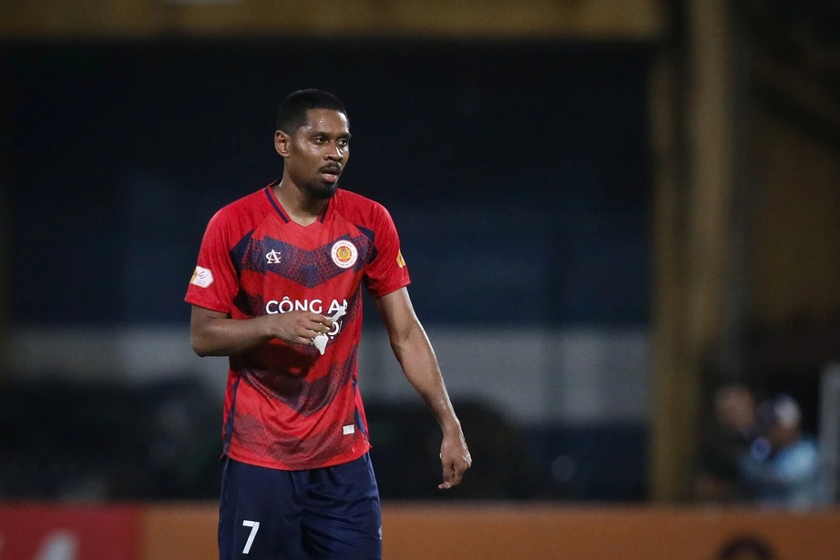 Hậu vệ Việt kiều đắt gi&aacute; nhất V-League l&ecirc;n tuyển Việt Nam- Ảnh 1.