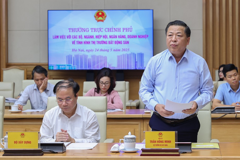 Thủ tướng: Tăng nguồn cung, giảm giá thành bất động sản để mọi người dân đều có chỗ ở- Ảnh 3.