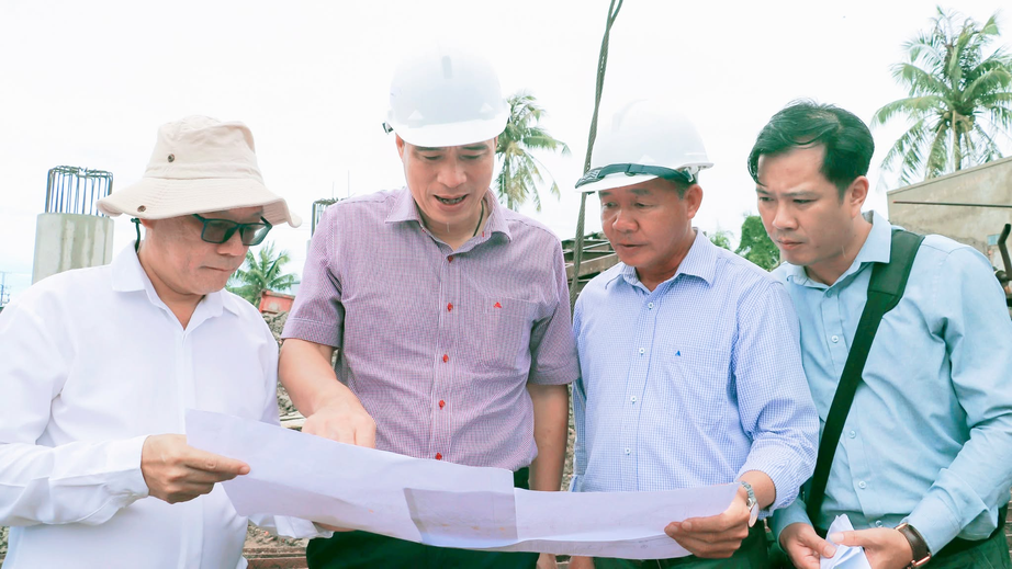 Thứ trưởng Phạm Minh H&agrave;: Đẩy tiến độ c&aacute;c dự &aacute;n tr&ecirc;n nguy&ecirc;n tắc kh&ocirc;ng tăng tổng mức đầu tư- Ảnh 2.