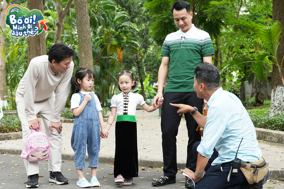 Bố Quách Ngọc Tuyên – Bào Ngư và Bố Minh và bé Vy Trâm nhận nhiệm vụ từ bác Leng Keng Bố Quách Ngọc Tuyên – Bào Ngư và Bố Minh và bé Vy Trâm nhận nhiệm vụ từ bác Leng Keng