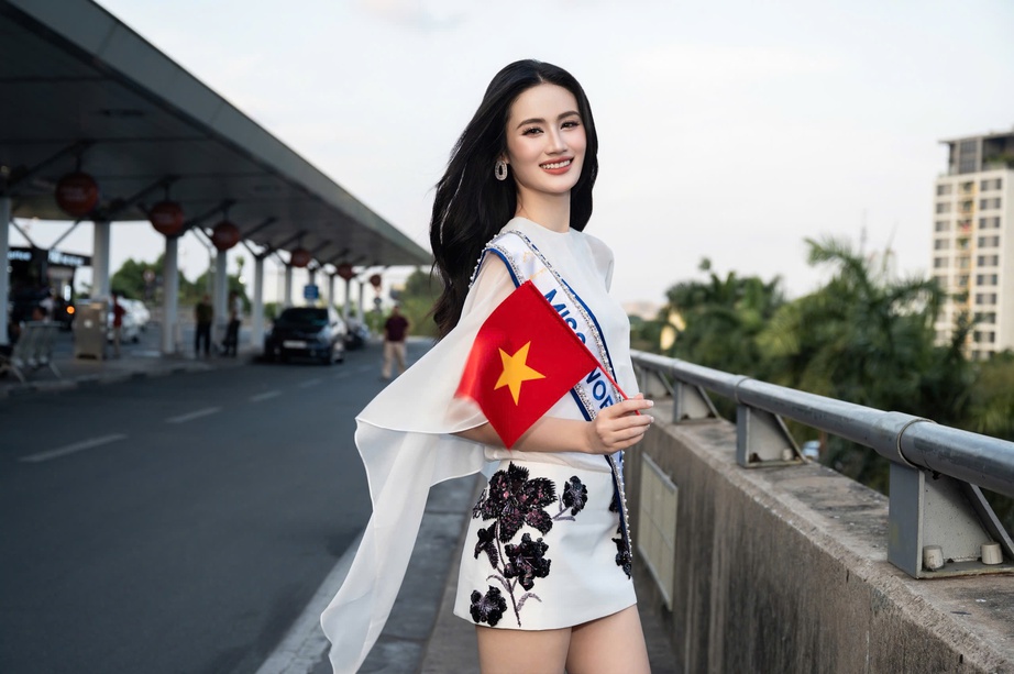 Hoa hậu &Yacute; Nhi mang hơn 160kg h&agrave;nh l&yacute; đến Ấn Độ thi Miss World- Ảnh 1.